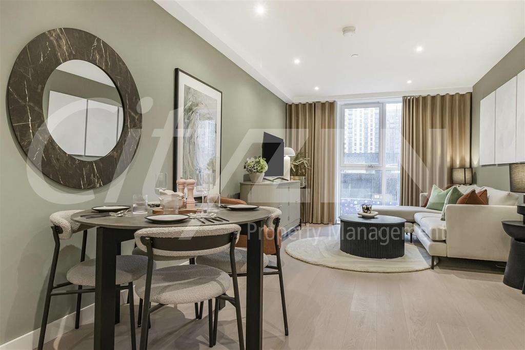 Two bed show flat