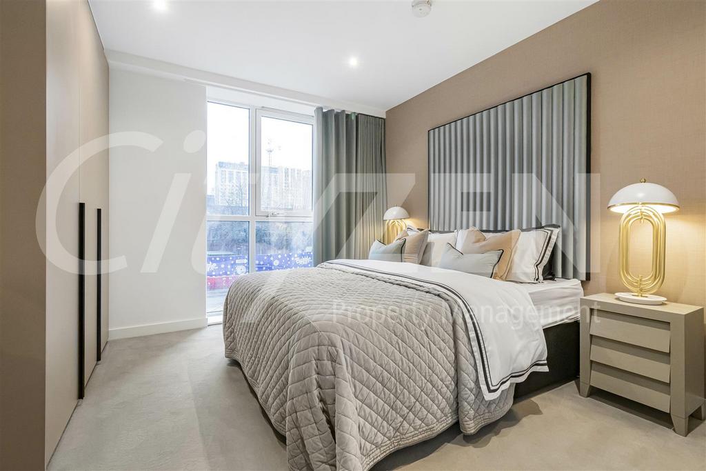Two bed show flat