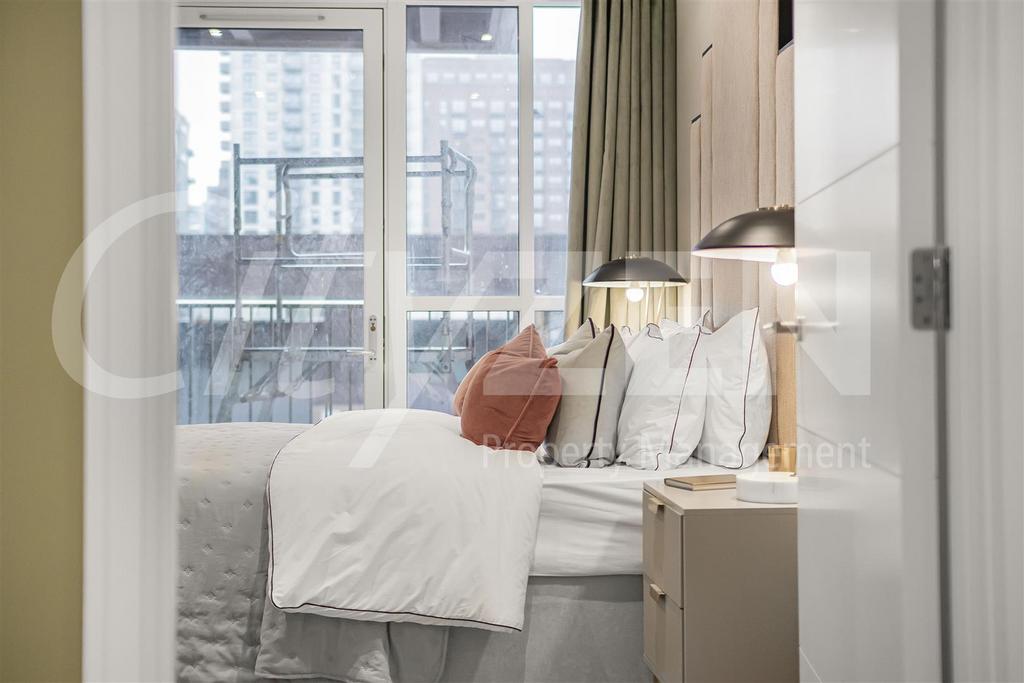 Two bed show flat