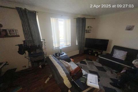 3 bedroom flat for sale, Gilmour Avenue, Hardgate G81
