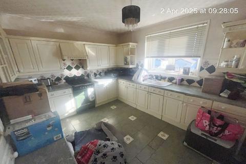 3 bedroom flat for sale, Gilmour Avenue, Hardgate G81