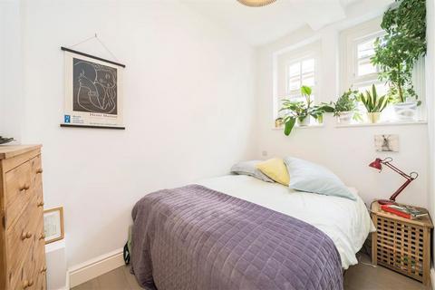 1 bedroom flat for sale, Avonley Road, London SE14