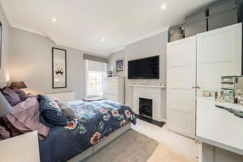 387 Hurst Road, West Molesey, KT8 1QW