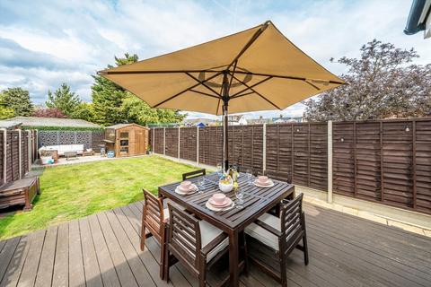387 Hurst Road, West Molesey, KT8 1QW