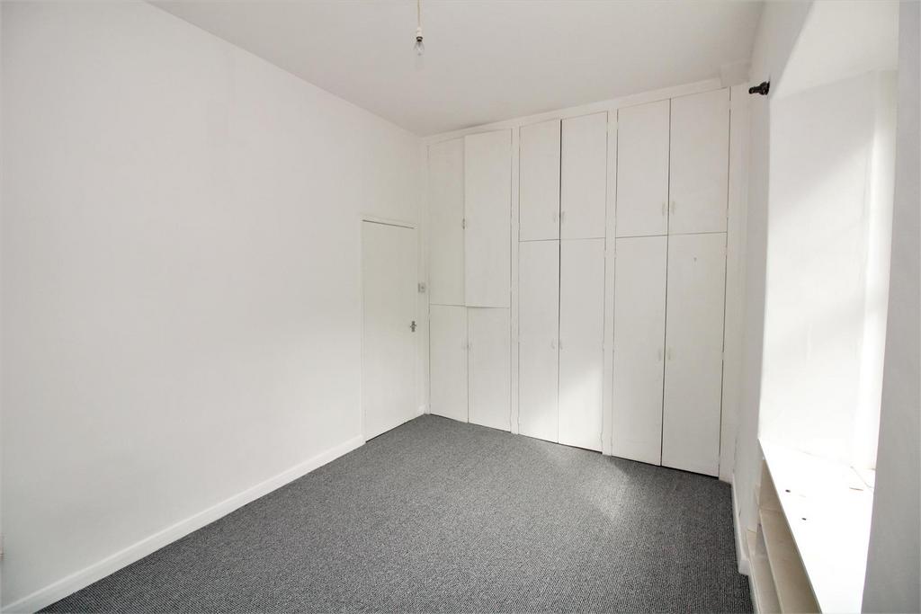 Bedroom .jpg
