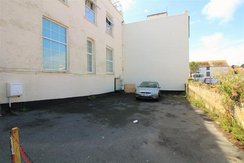 Flat 3, Holly House Avenue Road, Ilfracombe, EX34 9AT