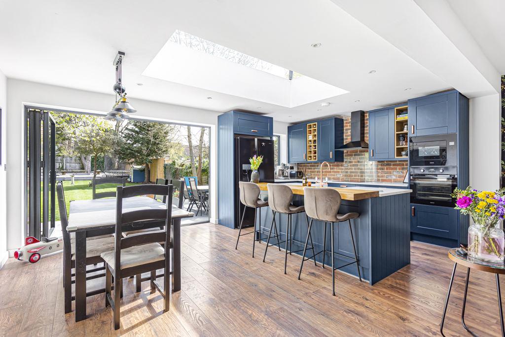Dining/Kitchen