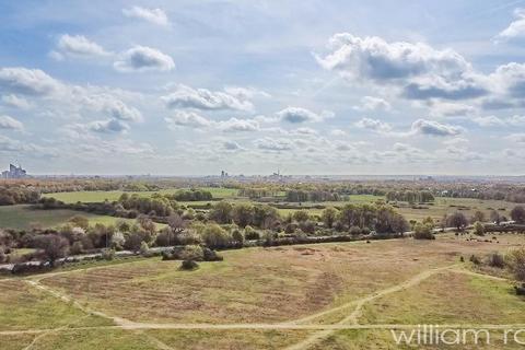 4 bedroom terraced house for sale, Lake House Road, London E11