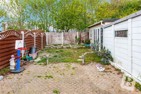 10 Rossall Close, Hornchurch, RM11 1BP