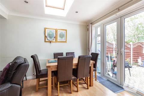10 Rossall Close, Hornchurch, RM11 1BP