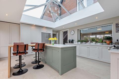 4 bedroom detached house for sale, Tutts Clump, Berkshire