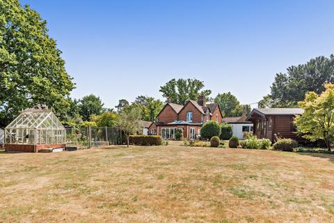 4 bedroom detached house for sale, Tutts Clump, Berkshire