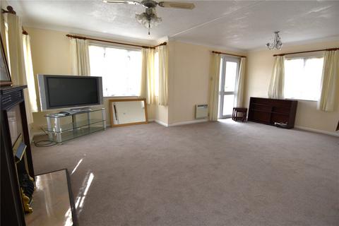 2 bedroom retirement property for sale, Doverdale Park Homes, Hampton Lovett, Droitwich, Worcestershire, WR9