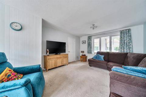 4 bedroom detached house for sale, Aston Close, Chatham, Kent