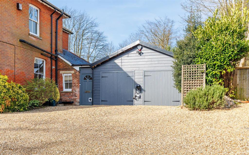Double Garage/Games Room