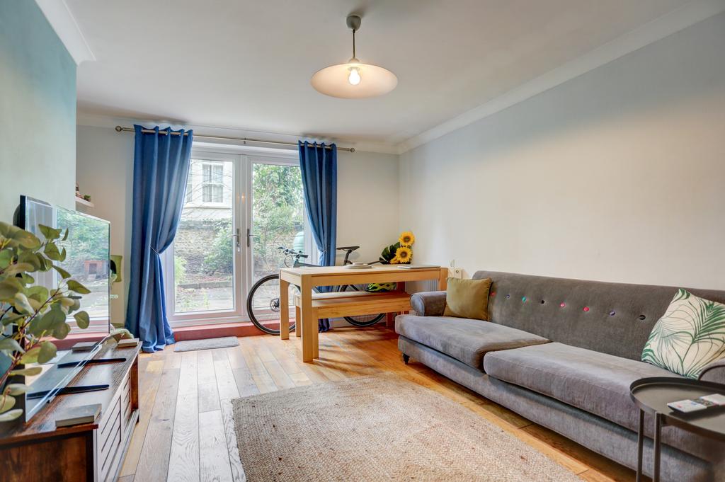 Livingroom2