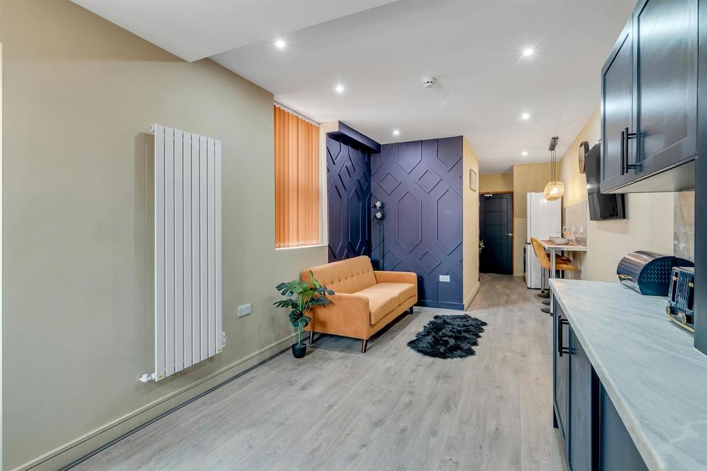 37 Melville Road, Coventry, CV1 3 A (87).jpg