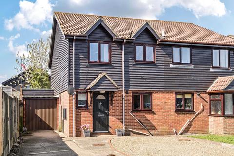 17 Cricketers Close, Hawkinge, Folkestone, CT18 7NH