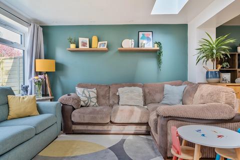 17 Cricketers Close, Hawkinge, Folkestone, CT18 7NH