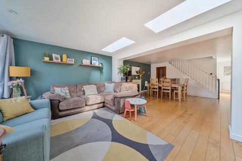 17 Cricketers Close, Hawkinge, Folkestone, CT18 7NH