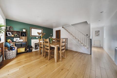 17 Cricketers Close, Hawkinge, Folkestone, CT18 7NH
