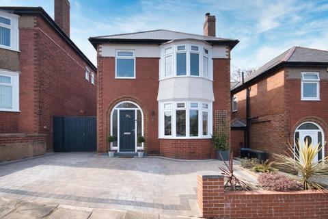 3 bedroom detached house for sale, Springwell Avenue, North End, Durham