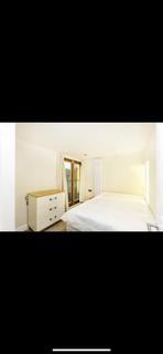 6 bedroom flat to rent, Nutwell Street
