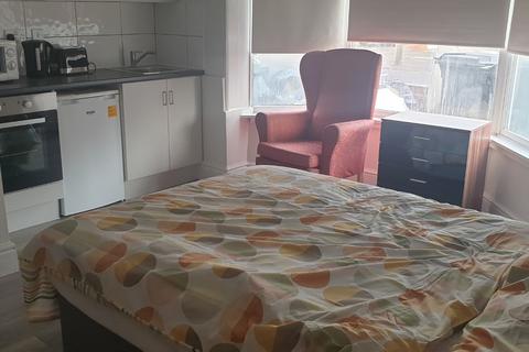 Studio to rent, Chester Road, Birmingham
