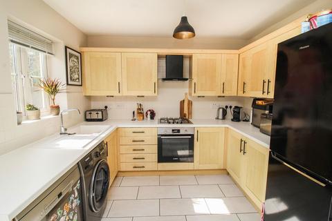 8 Linnet Gardens, Portishead, Bristol, BS20 7NB