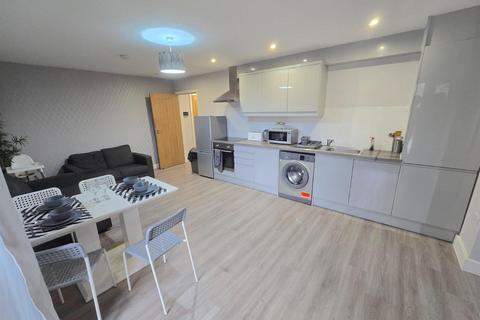 2 bedroom apartment to rent, Bath Road, Hounslow TW3