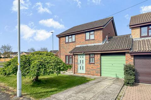 1 Weavers Road, Quedgeley, Gloucester, GL2 4WX