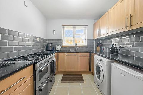 1 Weavers Road, Quedgeley, Gloucester, GL2 4WX