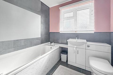 1 Weavers Road, Quedgeley, Gloucester, GL2 4WX