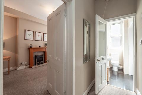 1f2, 91 Broughton Road, Edinburgh, EH7 4EG