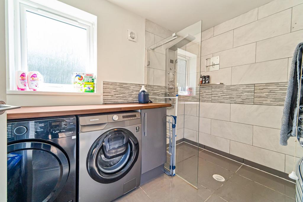 Utility/Shower Room