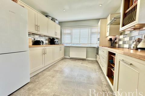 4 bedroom detached house for sale, Kirkhurst Close, Brightlingsea, CO7