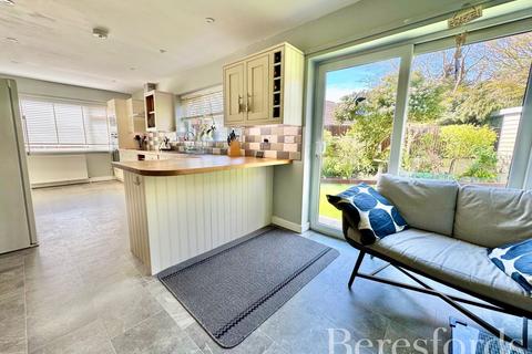 4 bedroom detached house for sale, Kirkhurst Close, Brightlingsea, CO7