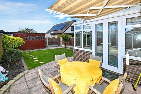 1 Beechcroft Road, Canvey Island, SS8 0HD