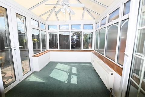 1 Beechcroft Road, Canvey Island, SS8 0HD
