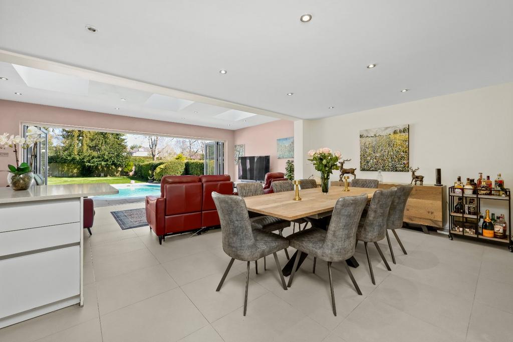 Kitchen/Dine/Family