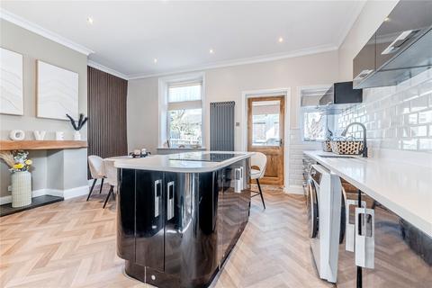 5 bedroom end of terrace house for sale, Ashgrove, Greengates, Bradford, West Yorkshire