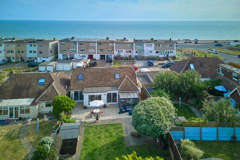 3 bedroom detached house for sale, Beach Close, Seaford