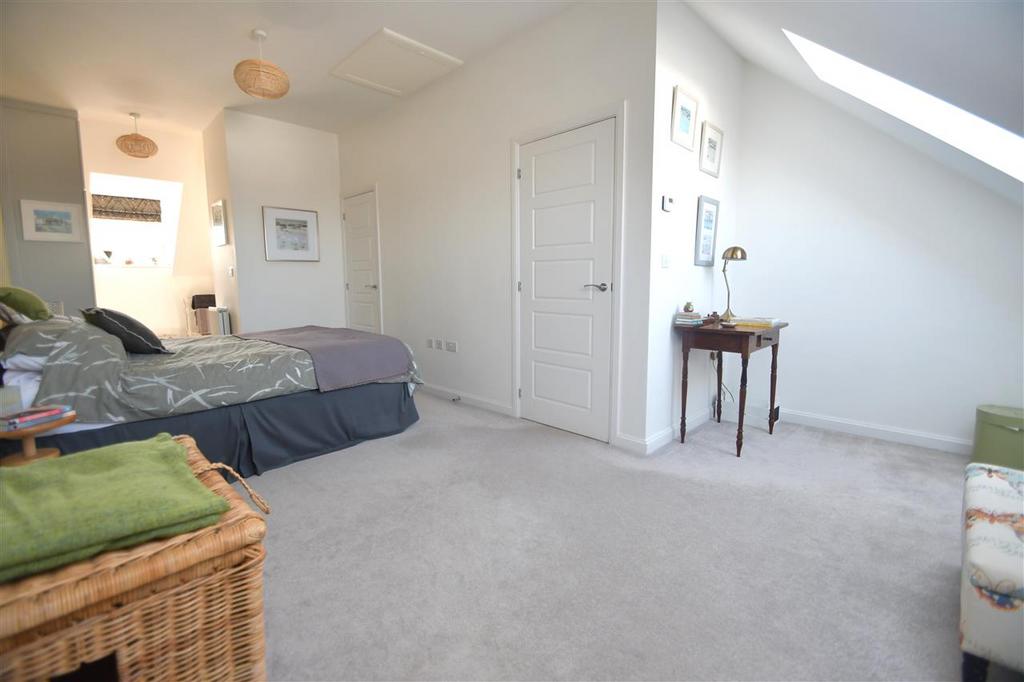 Principal bedroom