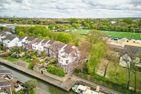 40 Ibis Lane, London, W4 3UP