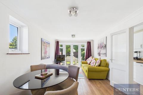 3 bedroom end of terrace house to rent, Atherstone Close, Cheltenham