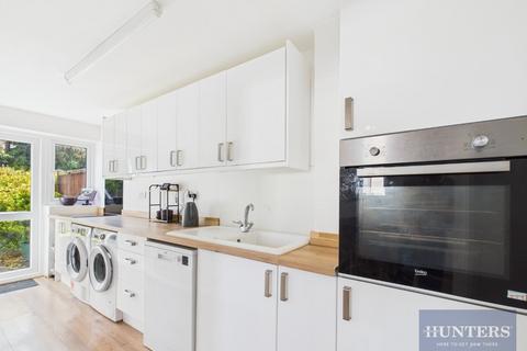 3 bedroom end of terrace house to rent, Atherstone Close, Cheltenham