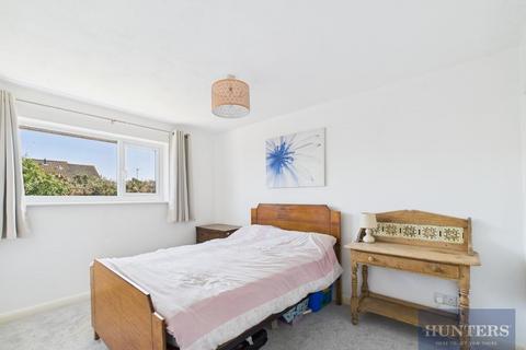 3 bedroom end of terrace house to rent, Atherstone Close, Cheltenham