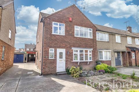 3 bedroom end of terrace house for sale, Gloucester Avenue, Chelmsford, CM2