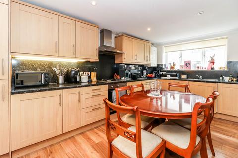 2 bedroom ground floor flat for sale, St. Albans Hill, Hemel Hempstead, HP3
