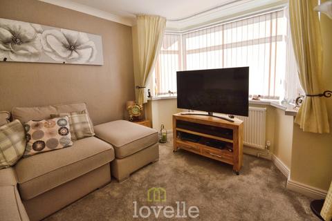 3 bedroom semi-detached house for sale, Penshurst Road, Cleethorpes DN35